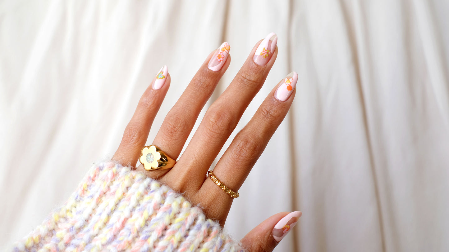Get the look - TOGE - Bright Delight Nail Stickers